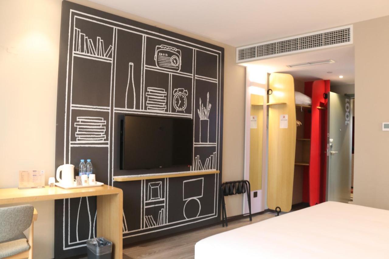 Ibis Chengdu Sm Square Hotel Exterior foto